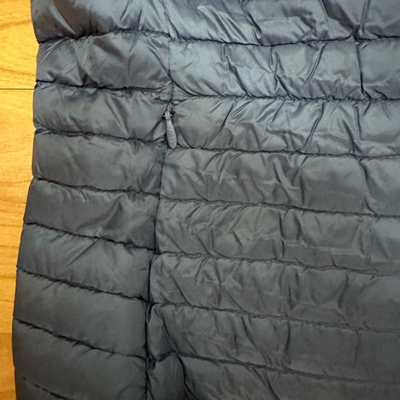 Massimo Dutti Lightweight Puffer Vest - Picture 4 of 8